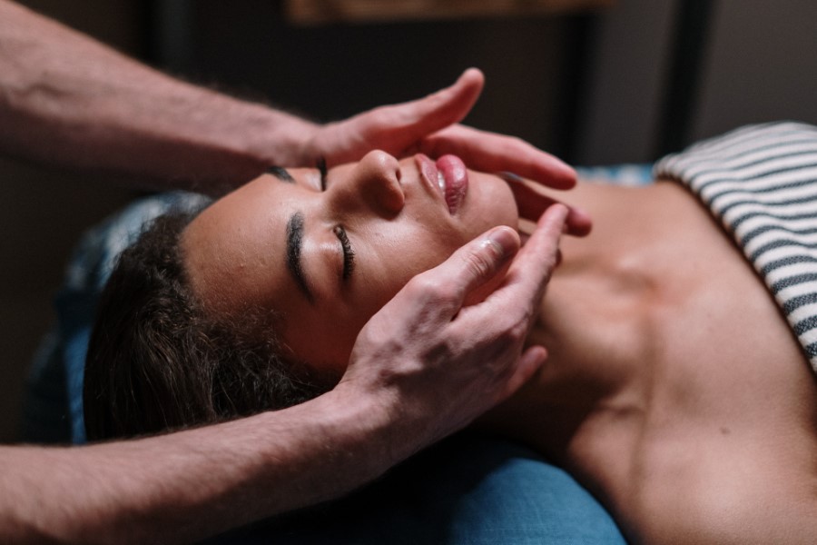 Gesichtsmassage nach Ayurveda